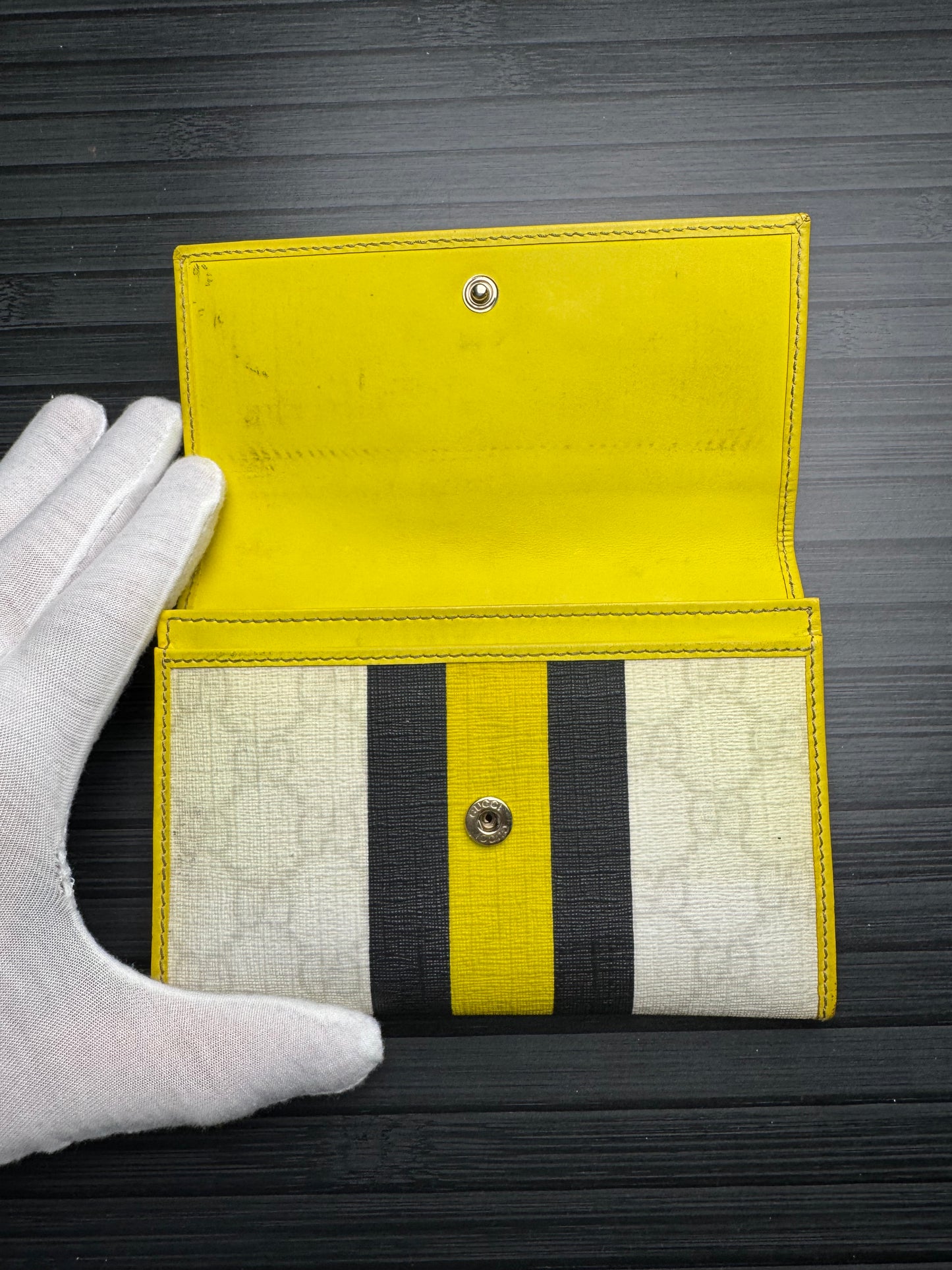 Gucci Ivory GG Supreme Leather Sherry Line Logo Bifold Card Case